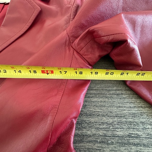 Women's Red leather Blazer - Picture 3 of 8